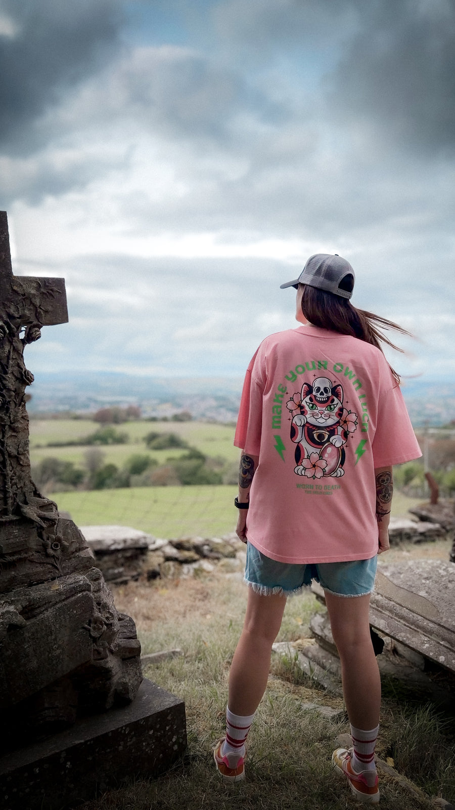 Make Your Own Luck – Maneki Neko Oversized T-Shirt – Pink