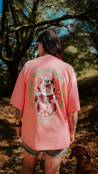 Make Your Own Luck – Maneki Neko Oversized T-Shirt – Pink