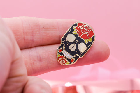 Skulls & Roses Hard Enamel Pin Gold