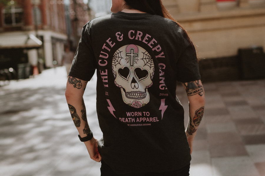 Cute & Creepy Gang | Dead Cute Sugar Skull Pink Cross & Rose | Back & front Print Grey T-shirt