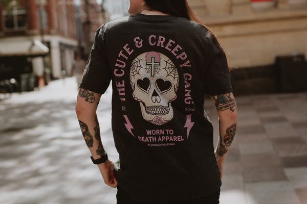 Cute & Creepy Gang | Dead Cute Sugar Skull Pink Cross & Rose | Back & front Print Grey T-shirt