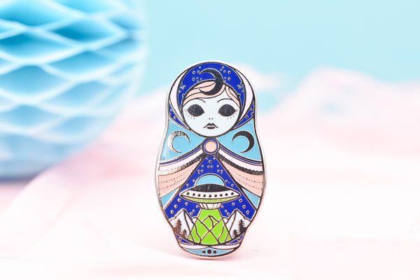 Stay Weird - Alien Cute & Creepy Doll Hard Enamel Pin